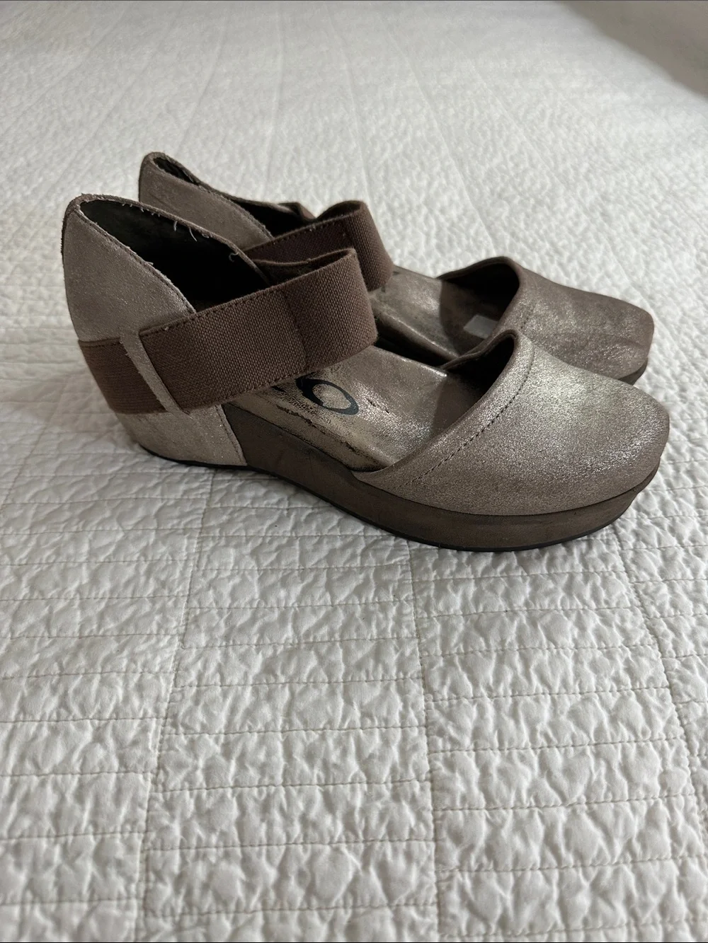 OTBT women’s 8 wedge heel Mary Jane - Picture 1 of 4